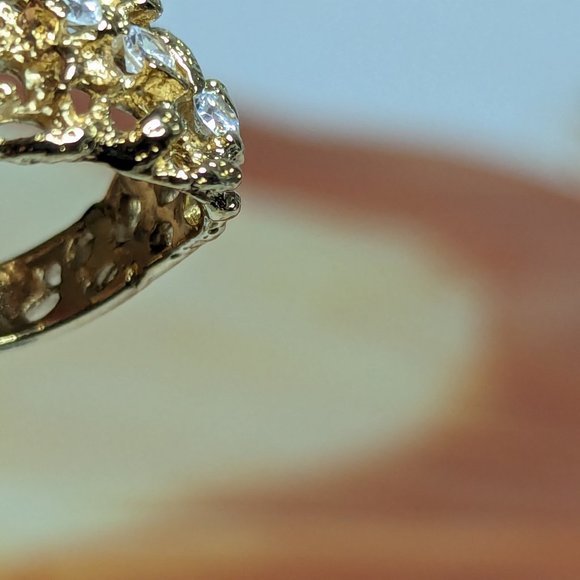 Past Present and Future Ring Brutalist Design with genuine Cubic Zirconias 3mm - Picture 6 of 9